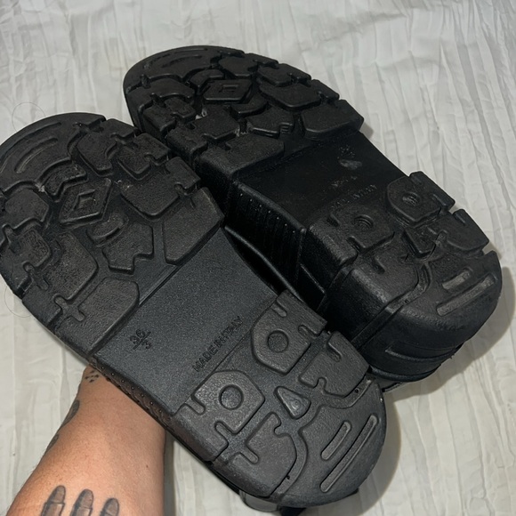 Black lug sole platform boots NWOT - Picture 6 of 7